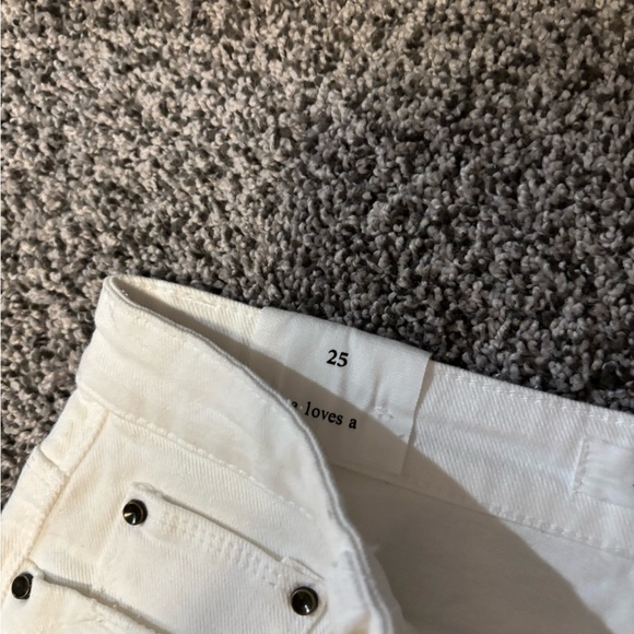 White Denim Shorts A Loves A Dillard’s Size 25 - Picture 2 of 5